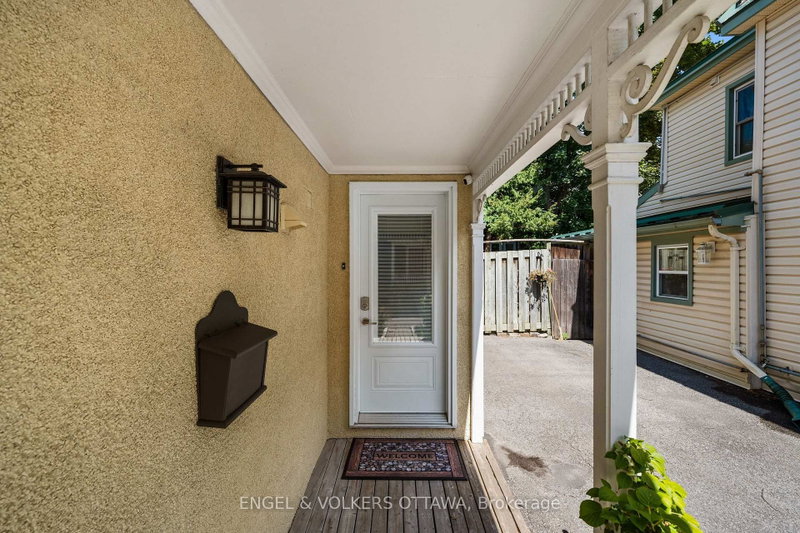 4 Avon Lane