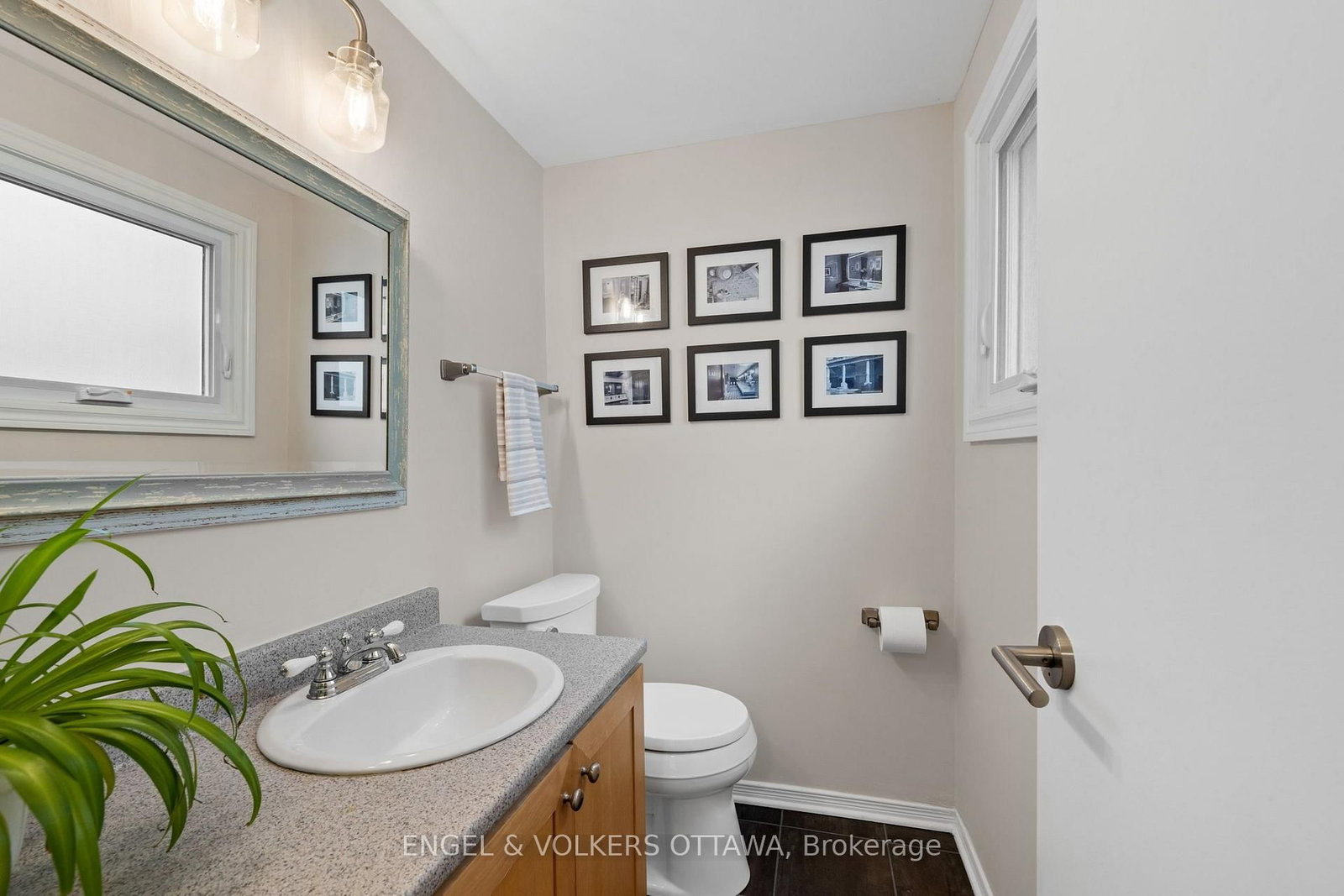4 Avon Lane • Ottawa, ON photo 23