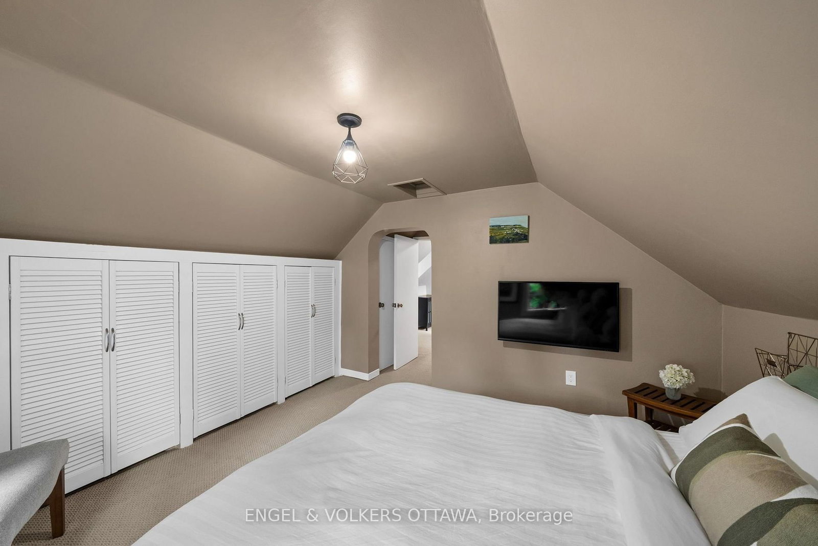 4 Avon Lane • Ottawa, ON photo 29