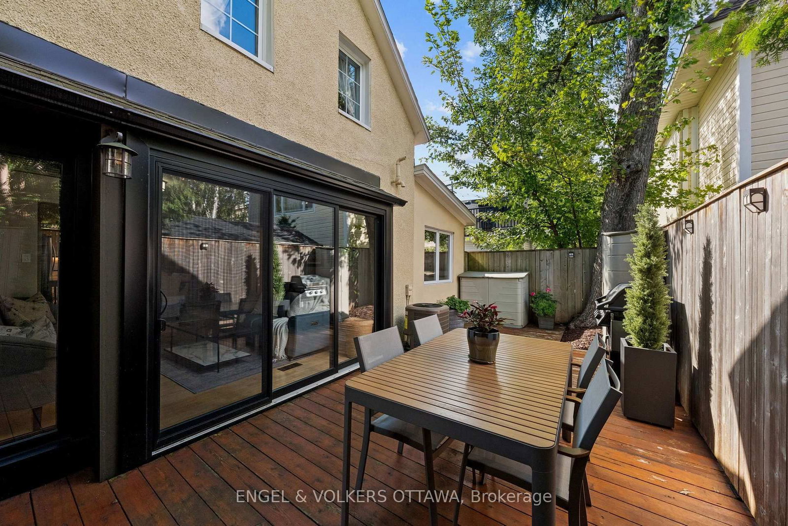 4 Avon Lane • Ottawa, ON photo 36