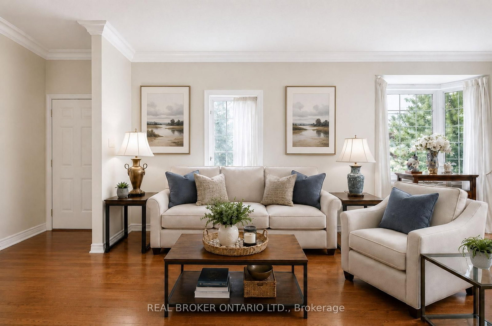 5 Liddycoat Lane • Hamilton, ON photo 4