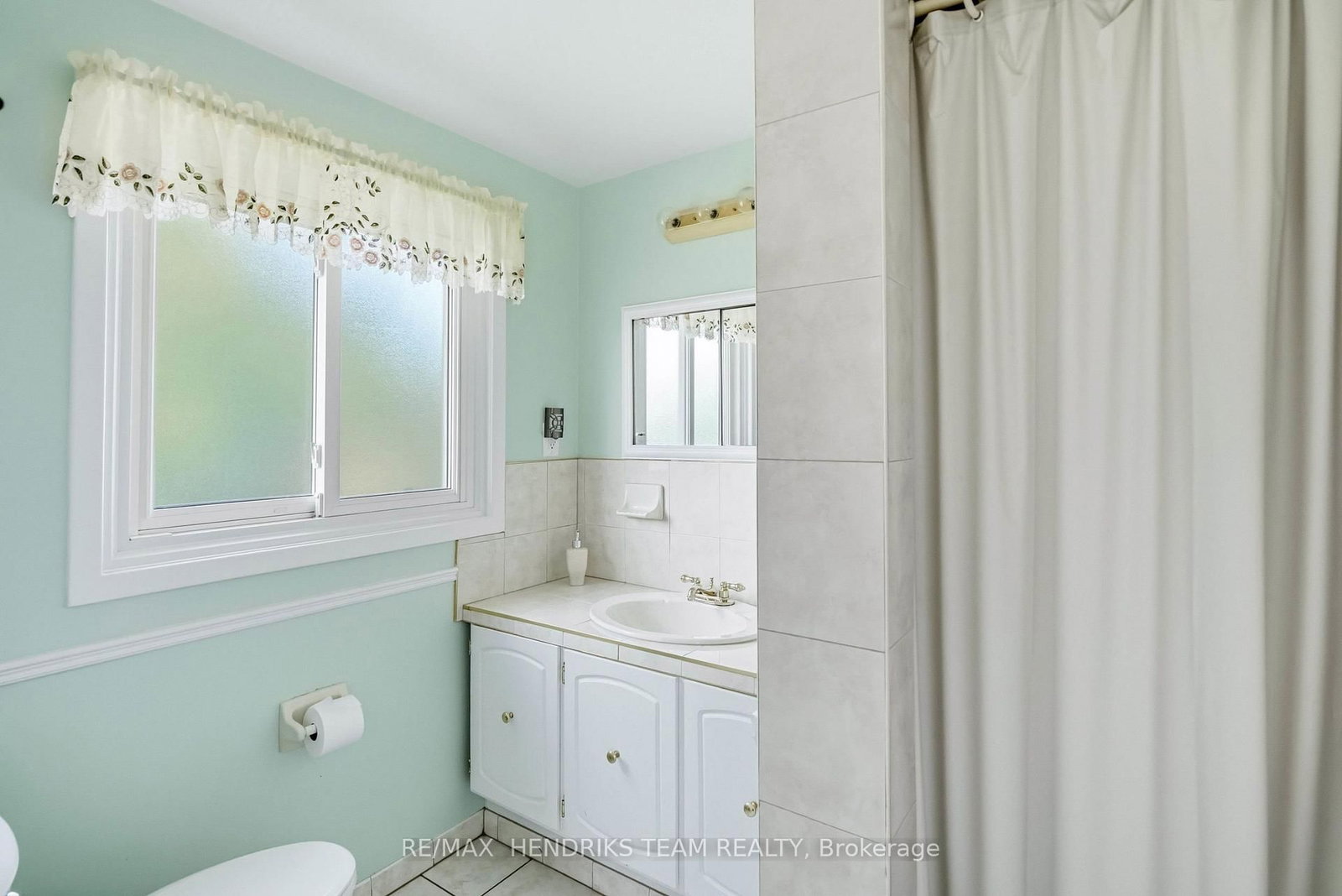 4 Royal Orchard Crescent • St. Catharines, ON photo 22