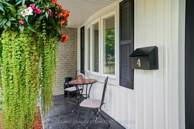 4 Royal Orchard Crescent • St. Catharines, ON photo 5