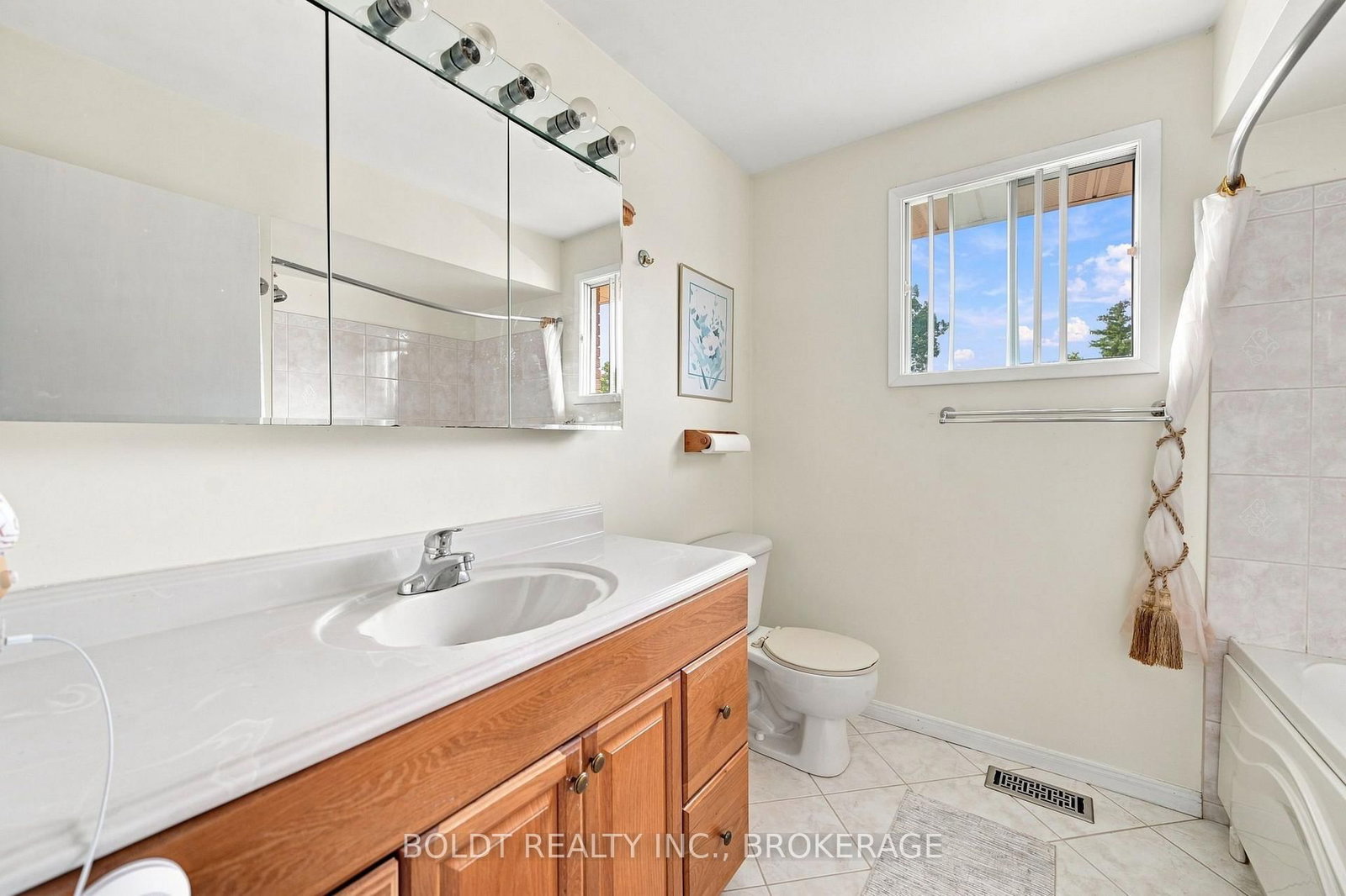 233 Fruitland Road • Hamilton, ON photo 10