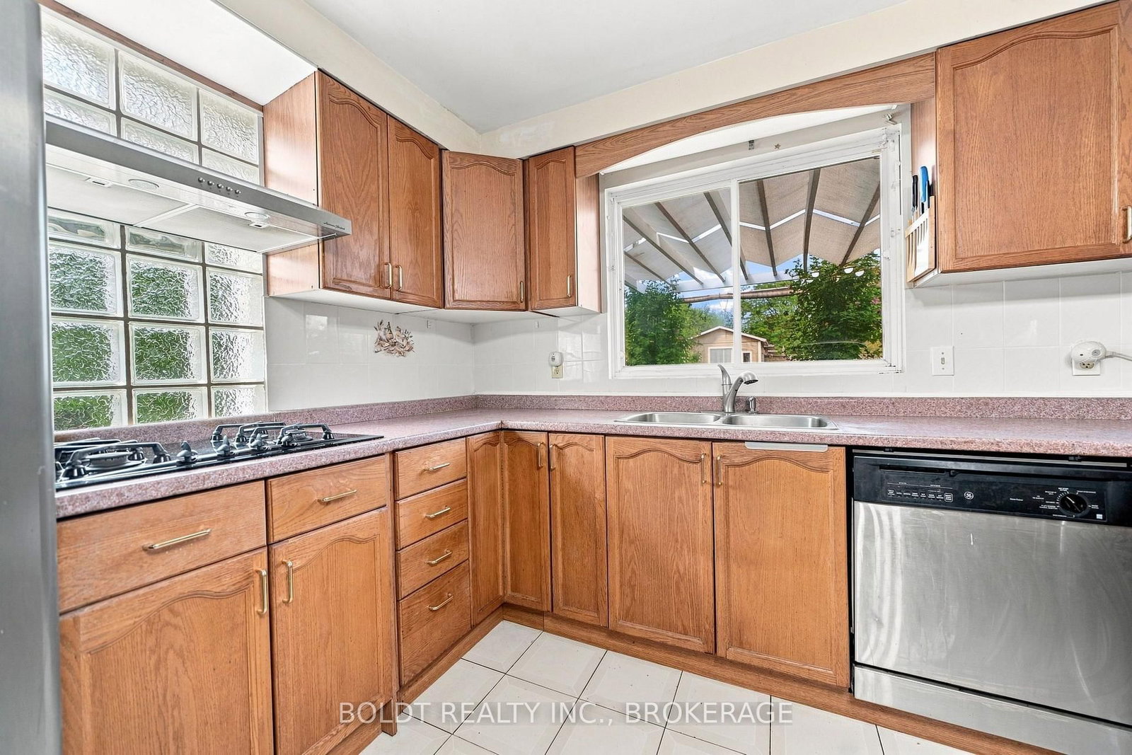 233 Fruitland Road • Hamilton, ON photo 14
