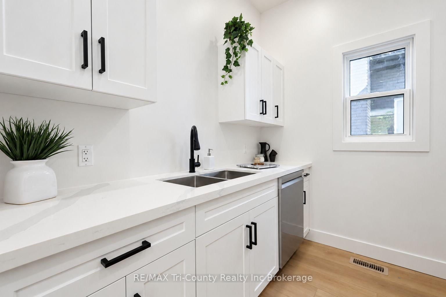 16 Redan Street • London East, ON photo 11
