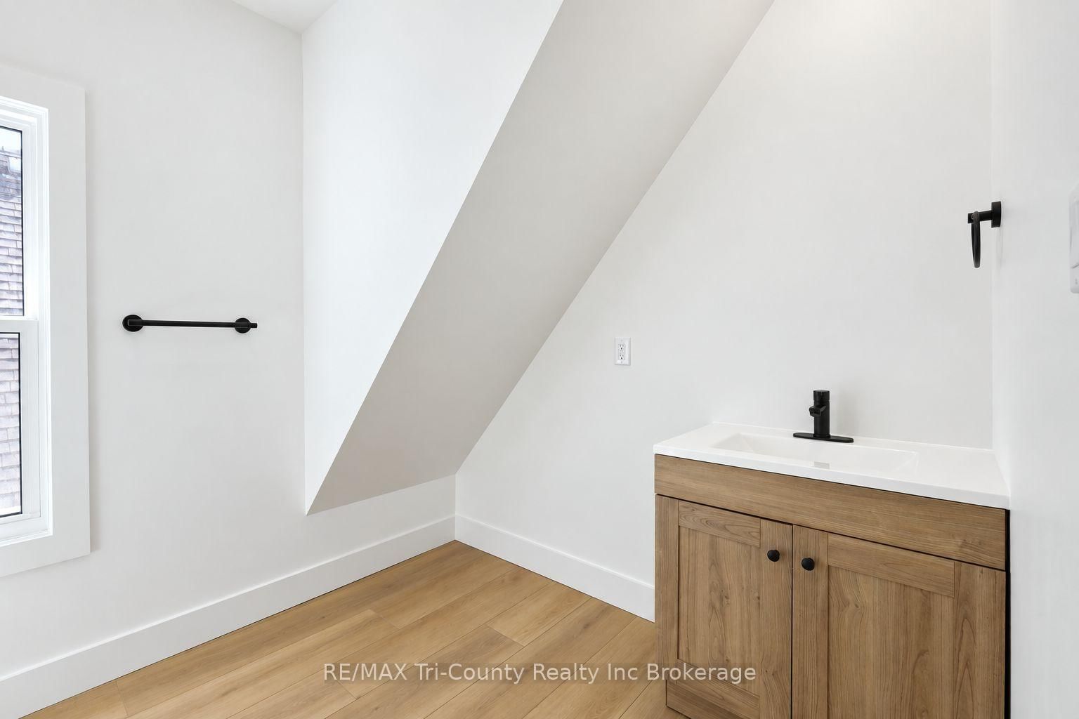 16 Redan Street • London East, ON photo 23