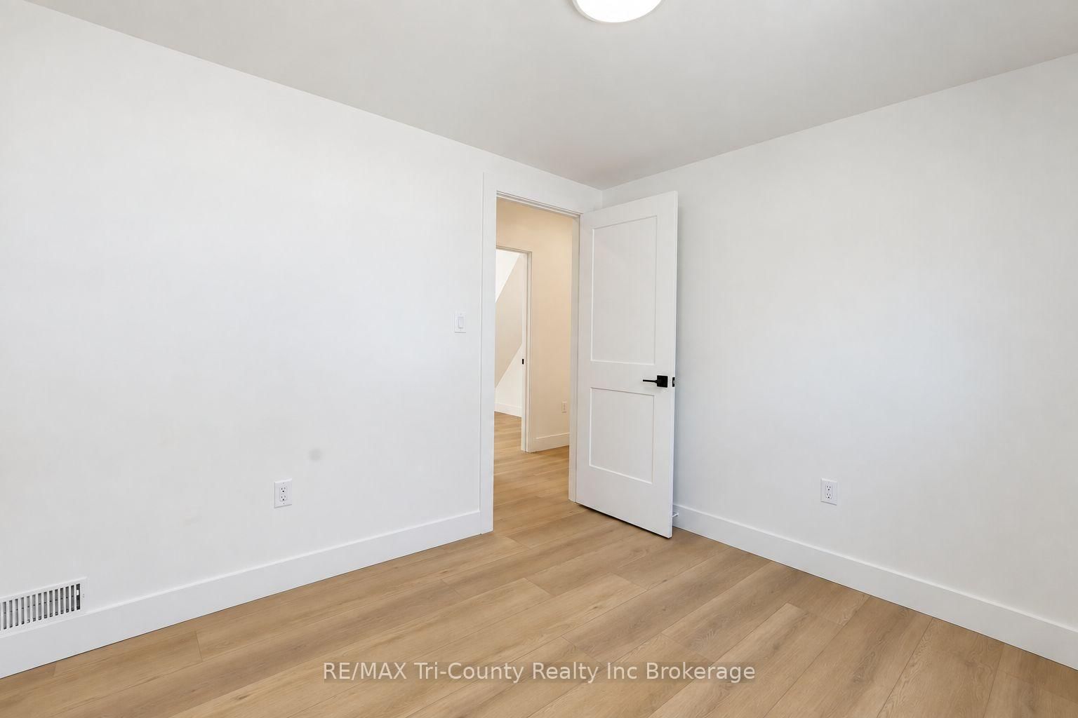 16 Redan Street • London East, ON photo 27
