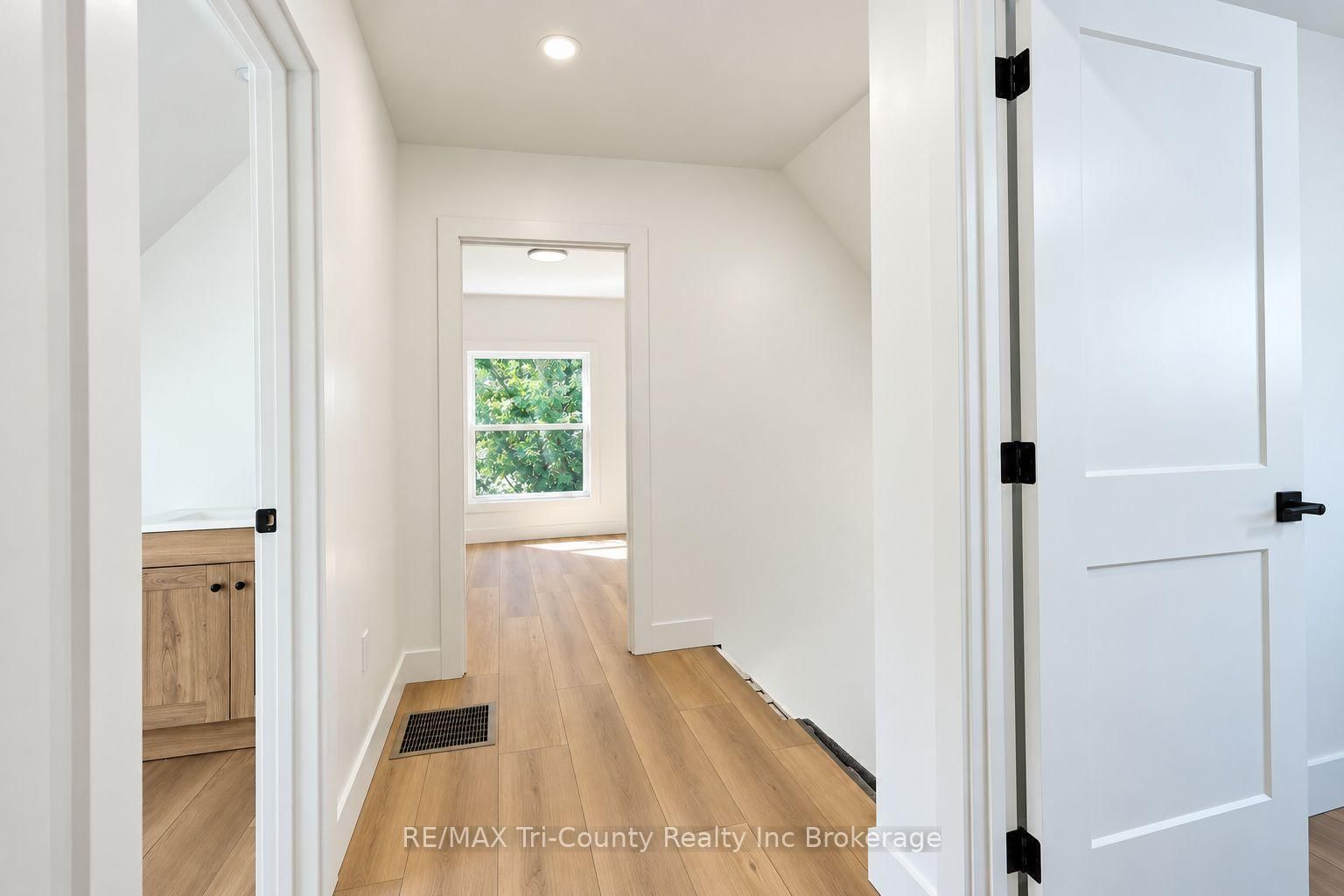 16 Redan Street • London East, ON photo 29