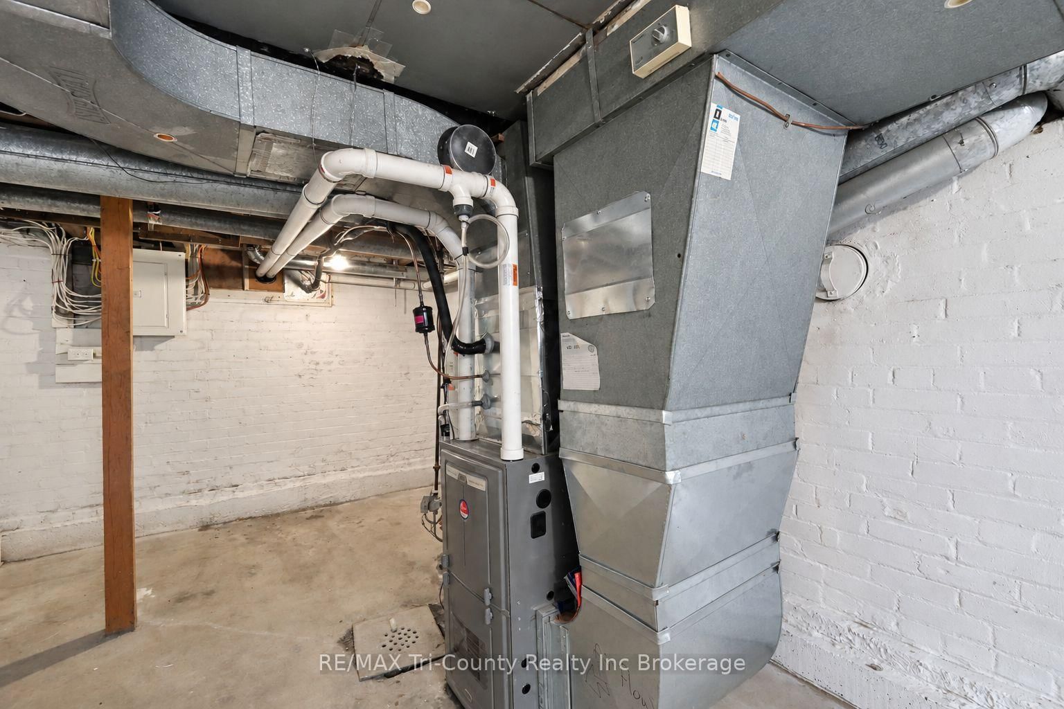 16 Redan Street • London East, ON photo 33