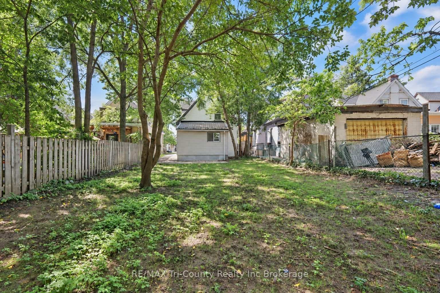 16 Redan Street • London East, ON photo 38