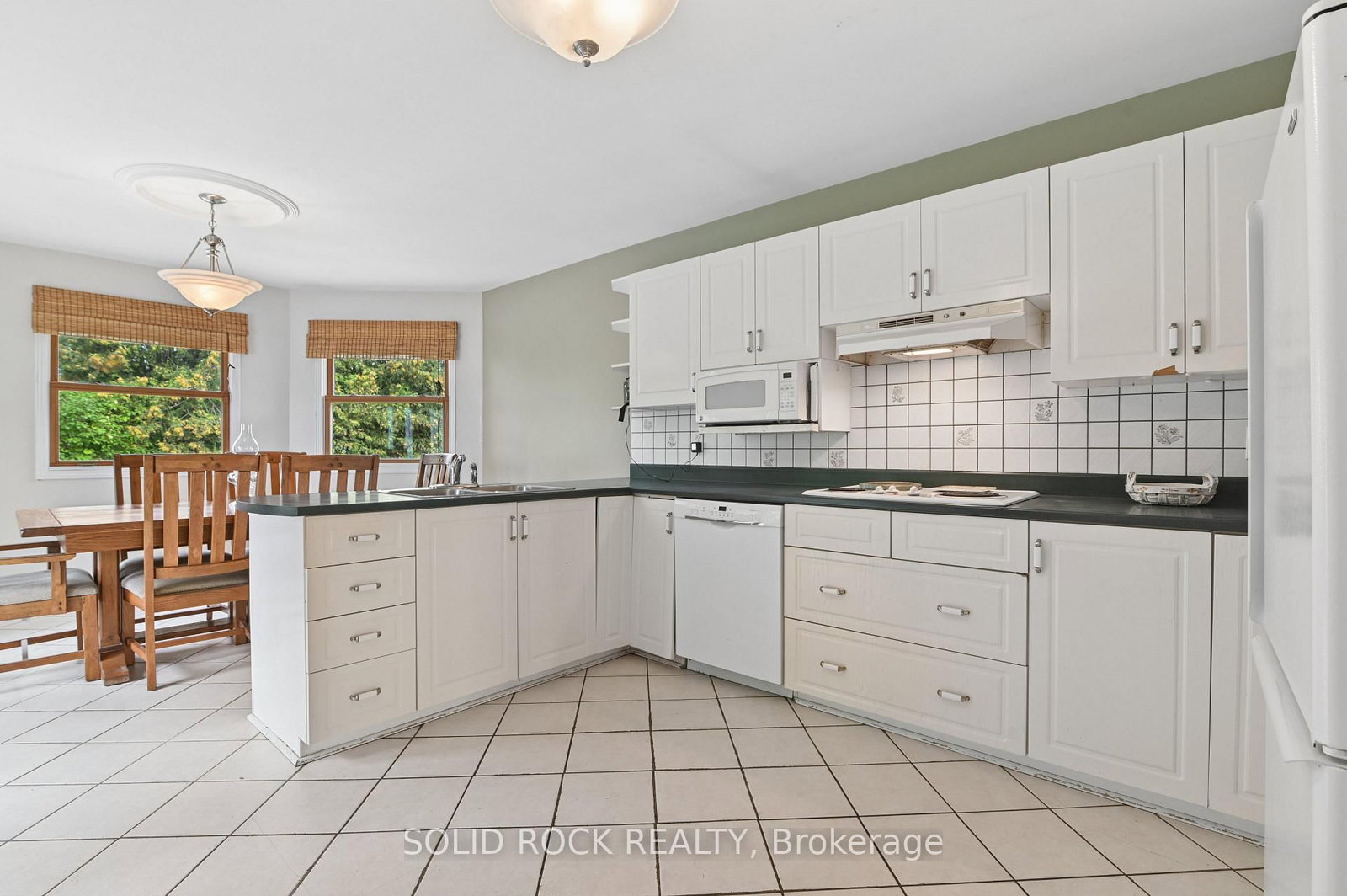 5663 Ferdinand Street • Osgoode, ON photo 10