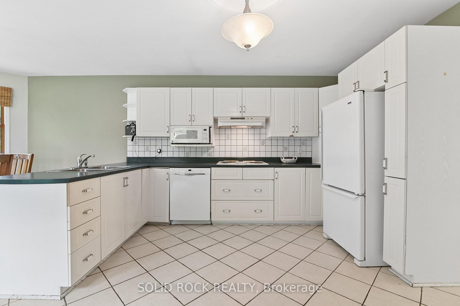 5663 Ferdinand Street • Osgoode, ON photo 12