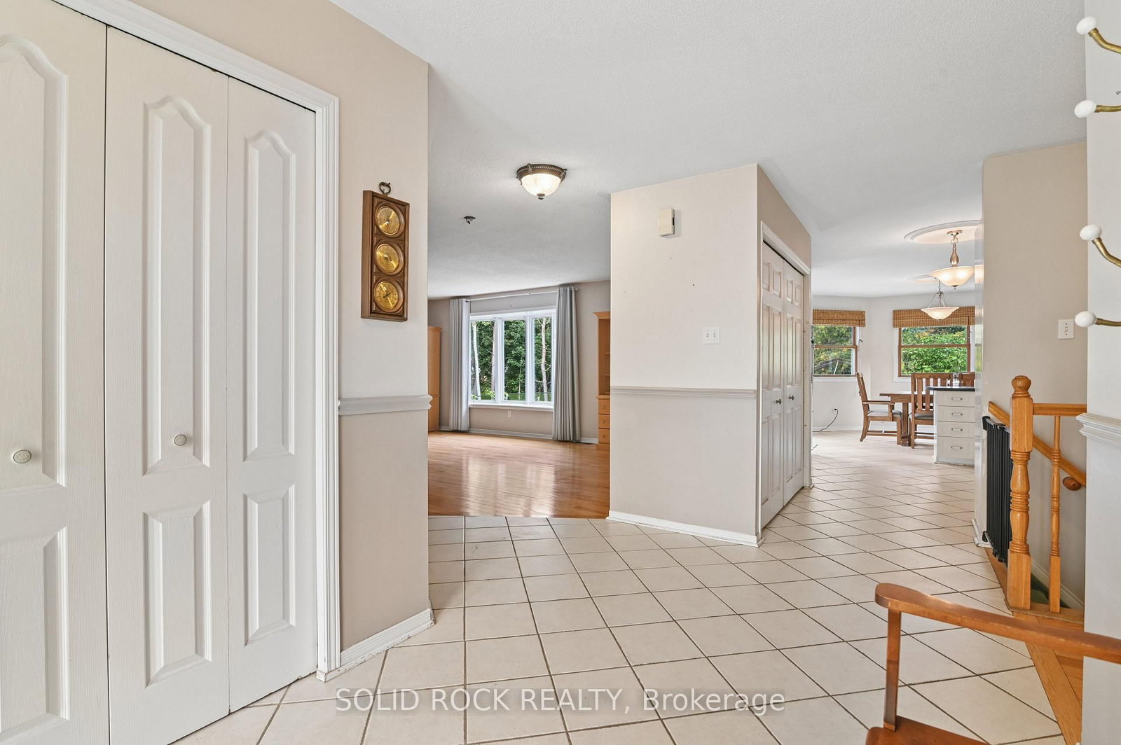 5663 Ferdinand Street • Osgoode, ON photo 5