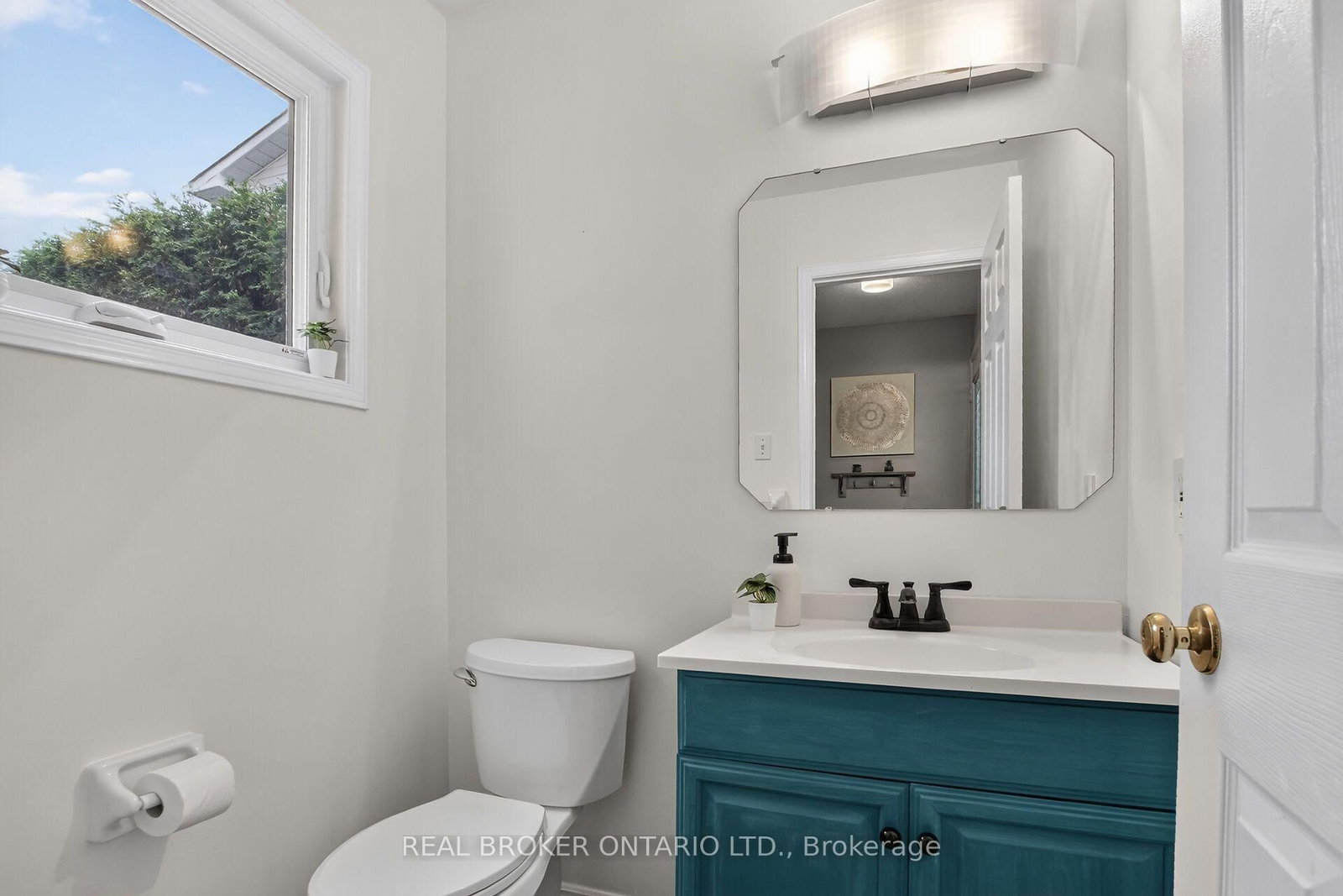 25 Moresby Drive • Ottawa, ON photo 14