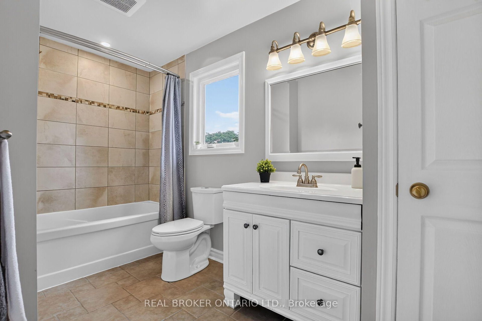 25 Moresby Drive • Ottawa, ON photo 17