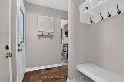 25 Moresby Drive • Ottawa, ON photo 4