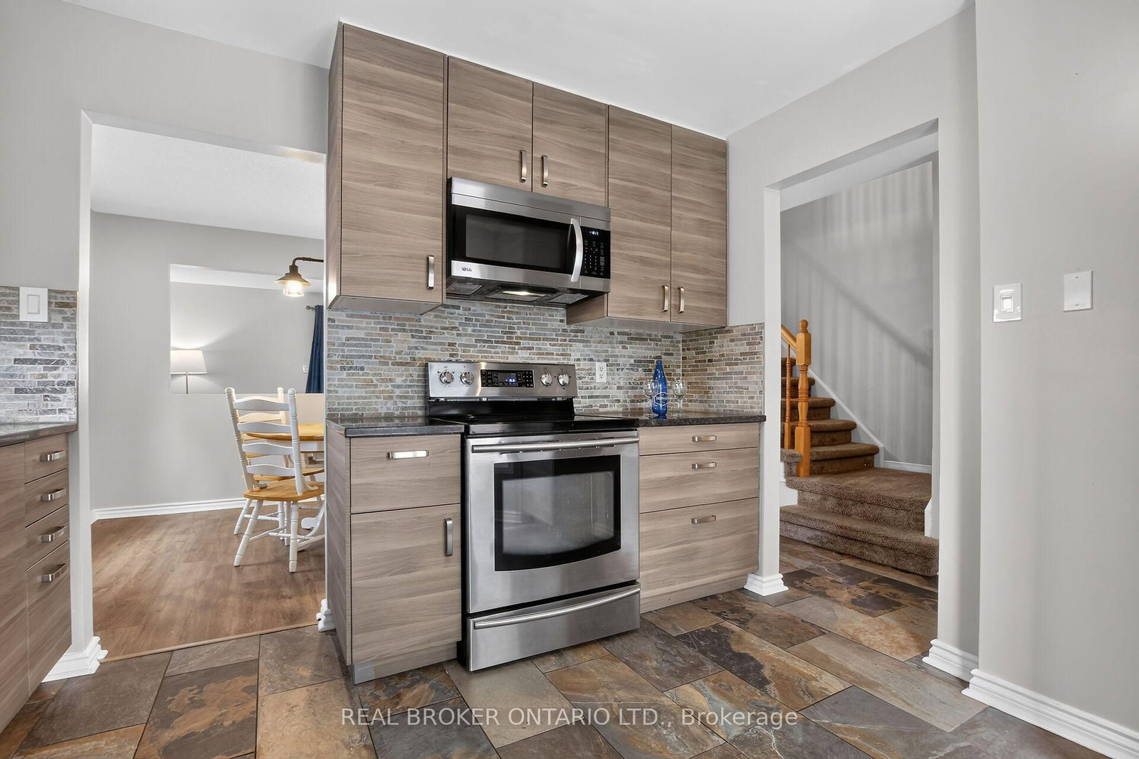 25 Moresby Drive • Ottawa, ON photo 6