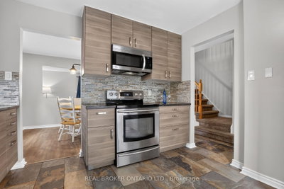 25 Moresby Drive • Ottawa, ON photo 6