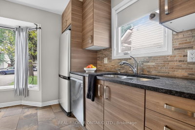 25 Moresby Drive • Ottawa, ON photo 8