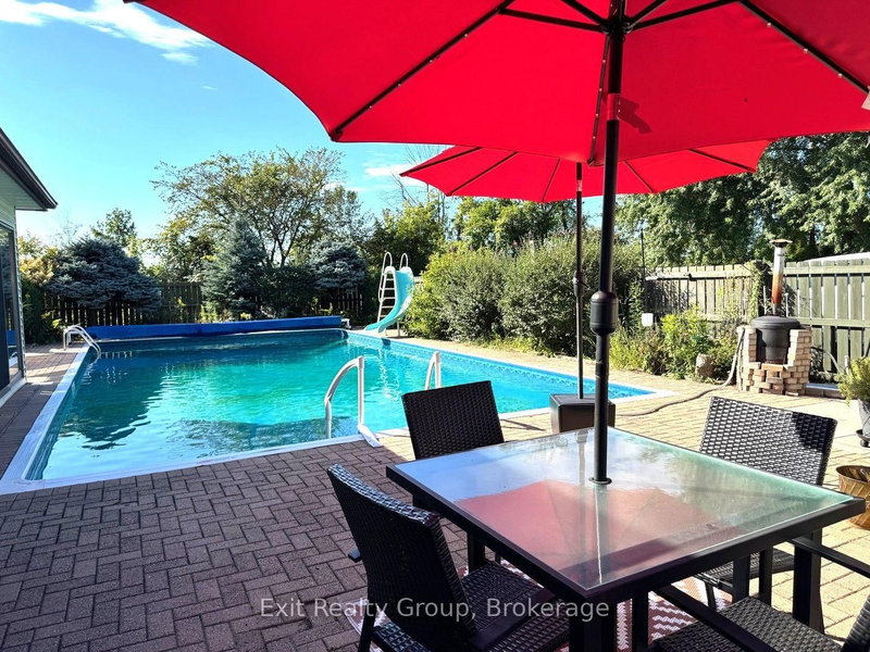 29 Chatterton Valley Cres photo 4