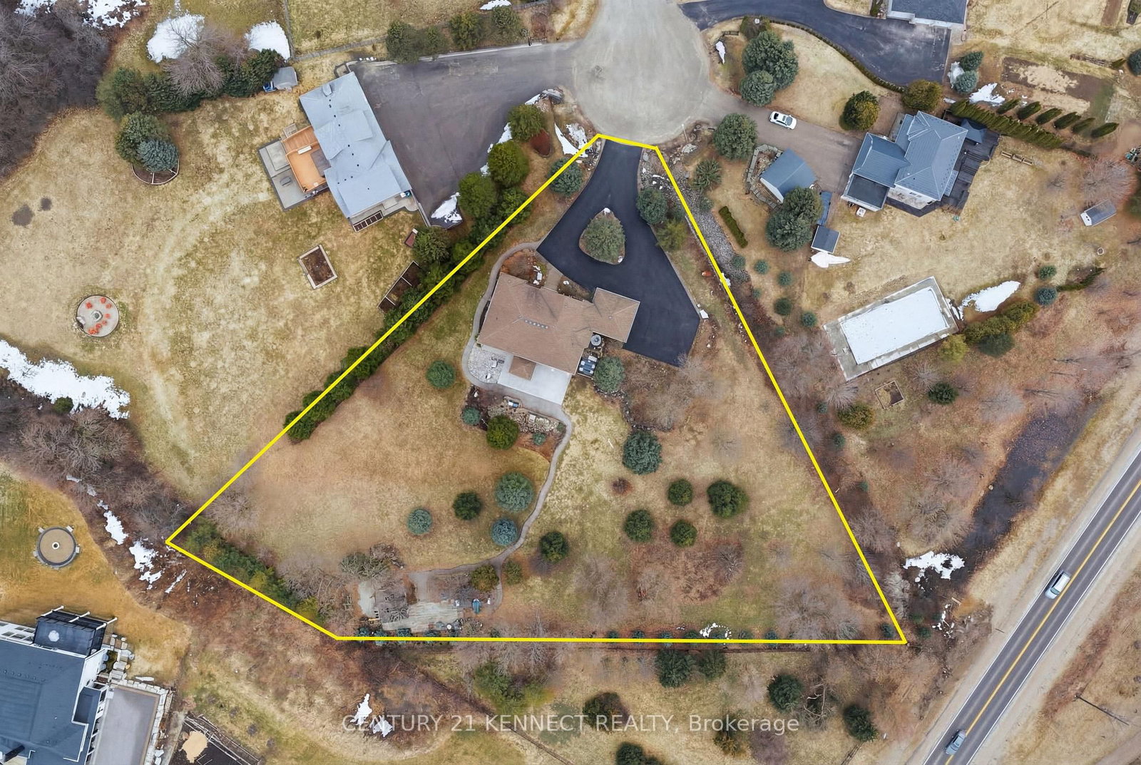 6 Laing Court • Puslinch, ON photo 2