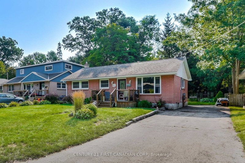 62 Thorncrest Crescent