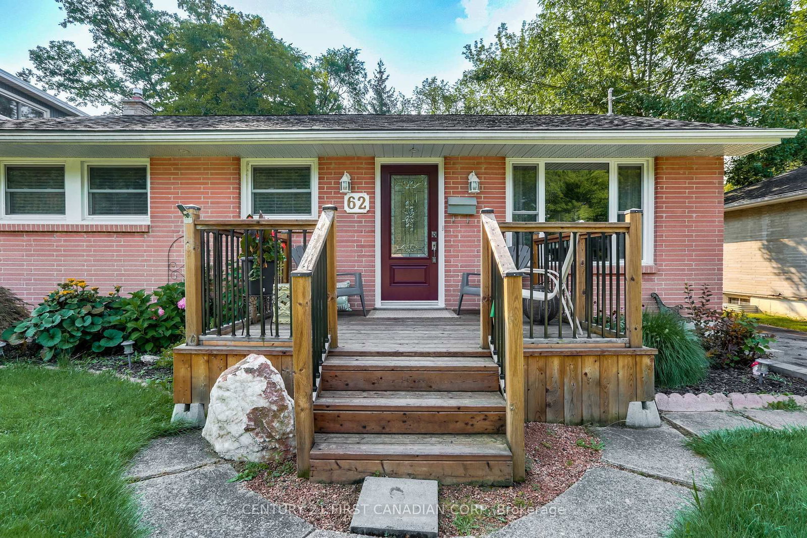 62 Thorncrest Crescent • London South, ON photo 2