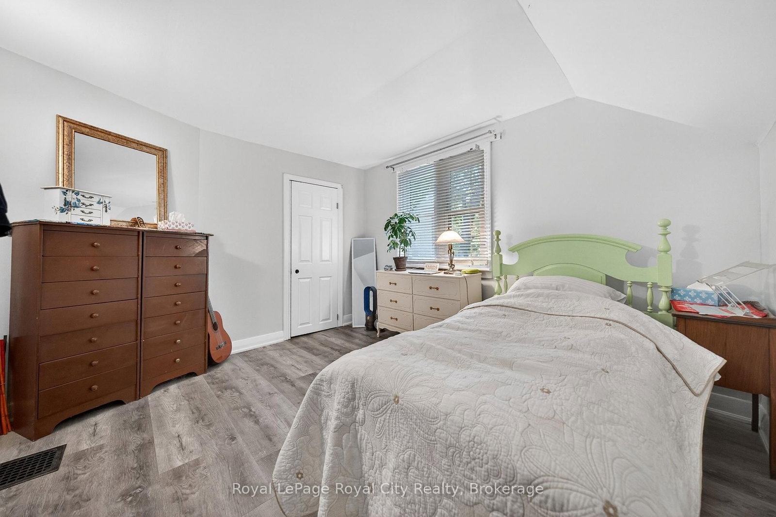157 Grange Street • Guelph, ON photo 27