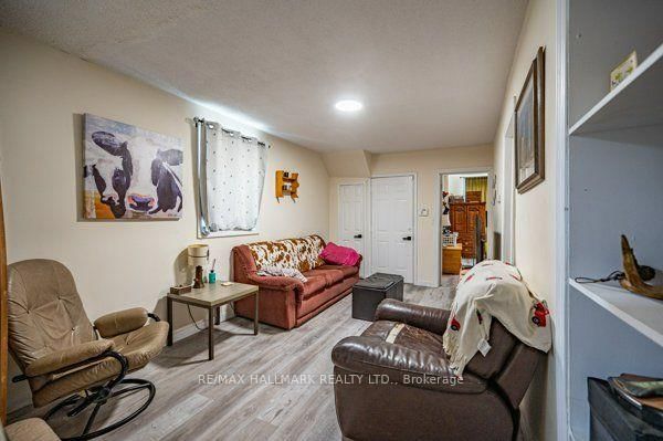 307 Grey Street • #Main & Upper • London East, ON photo 5