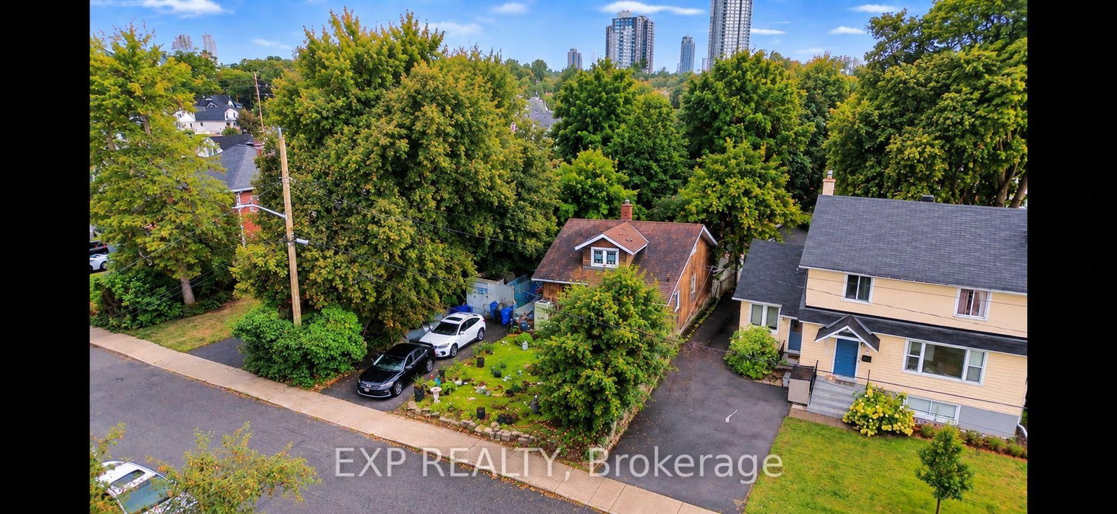 252 Cowley Avenue • Ottawa, ON photo 3