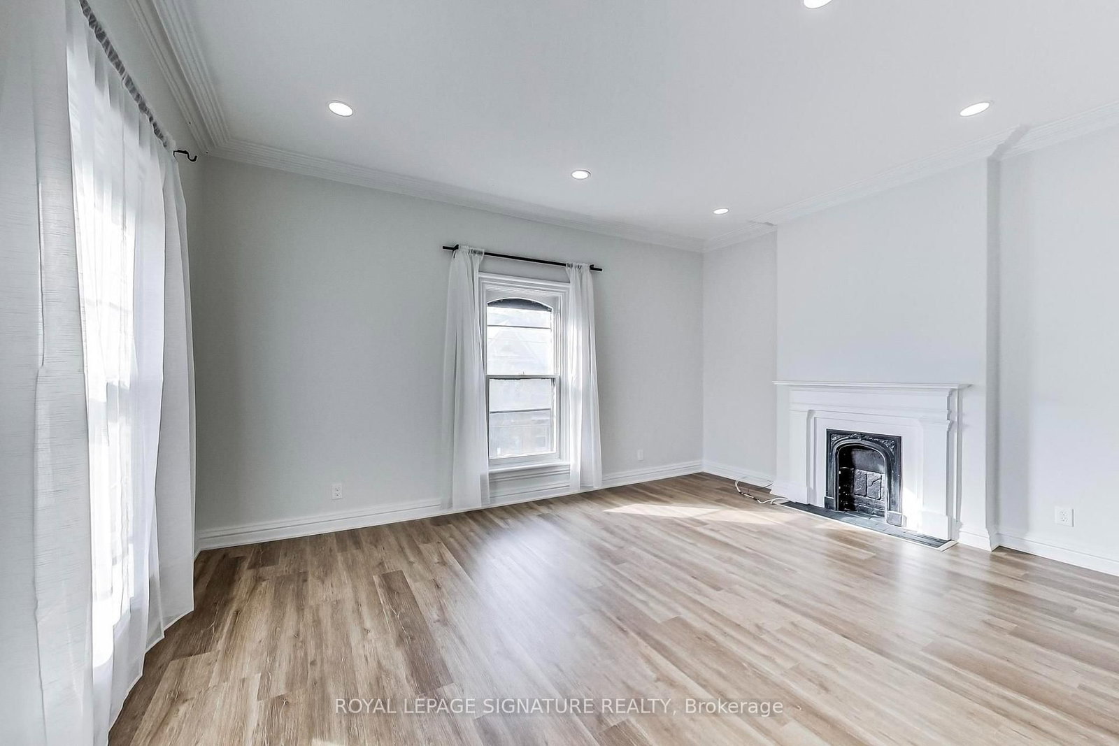2 - 102 West Avenue S, Hamilton 4