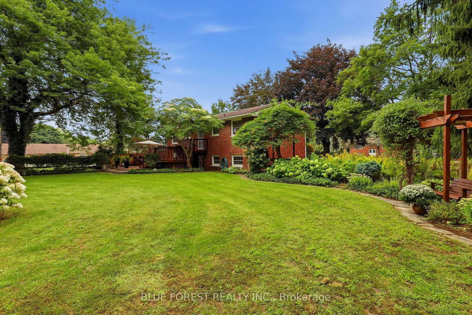 111 Arthur Street • Middlesex Centre, ON photo 32