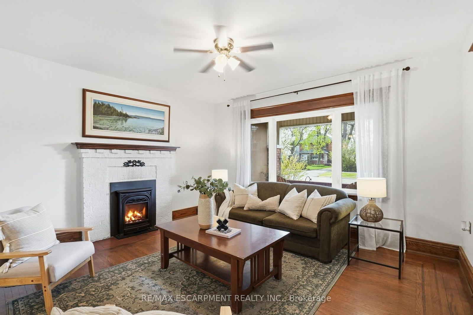 230 Beach Boulevard • Hamilton, ON photo 3