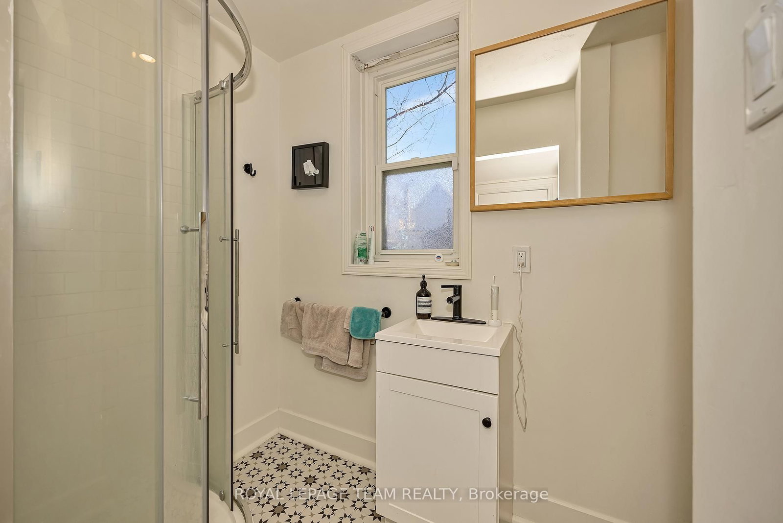 11 Sherbrooke Avenue • Ottawa, ON photo 24