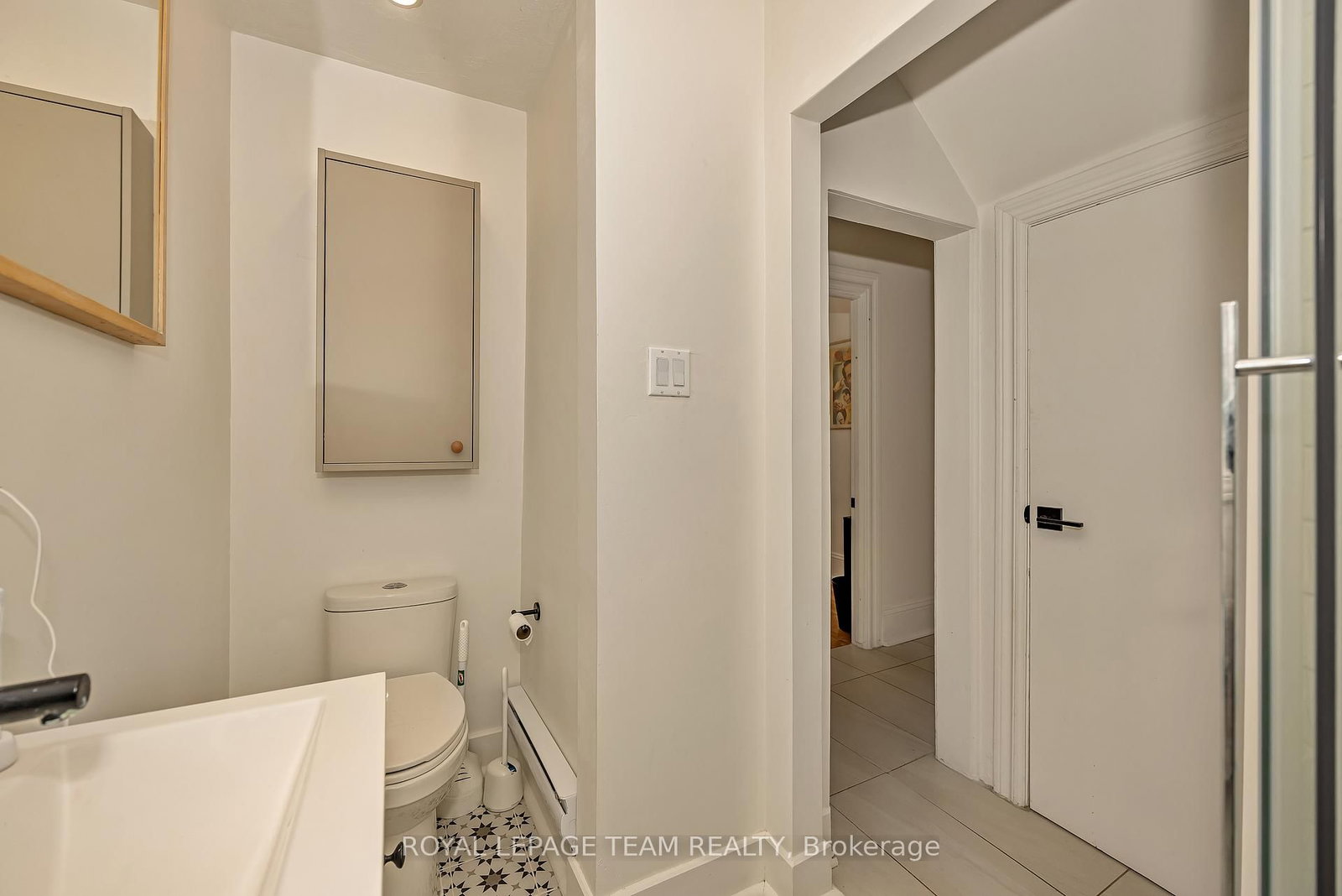 11 Sherbrooke Avenue • Ottawa, ON photo 37