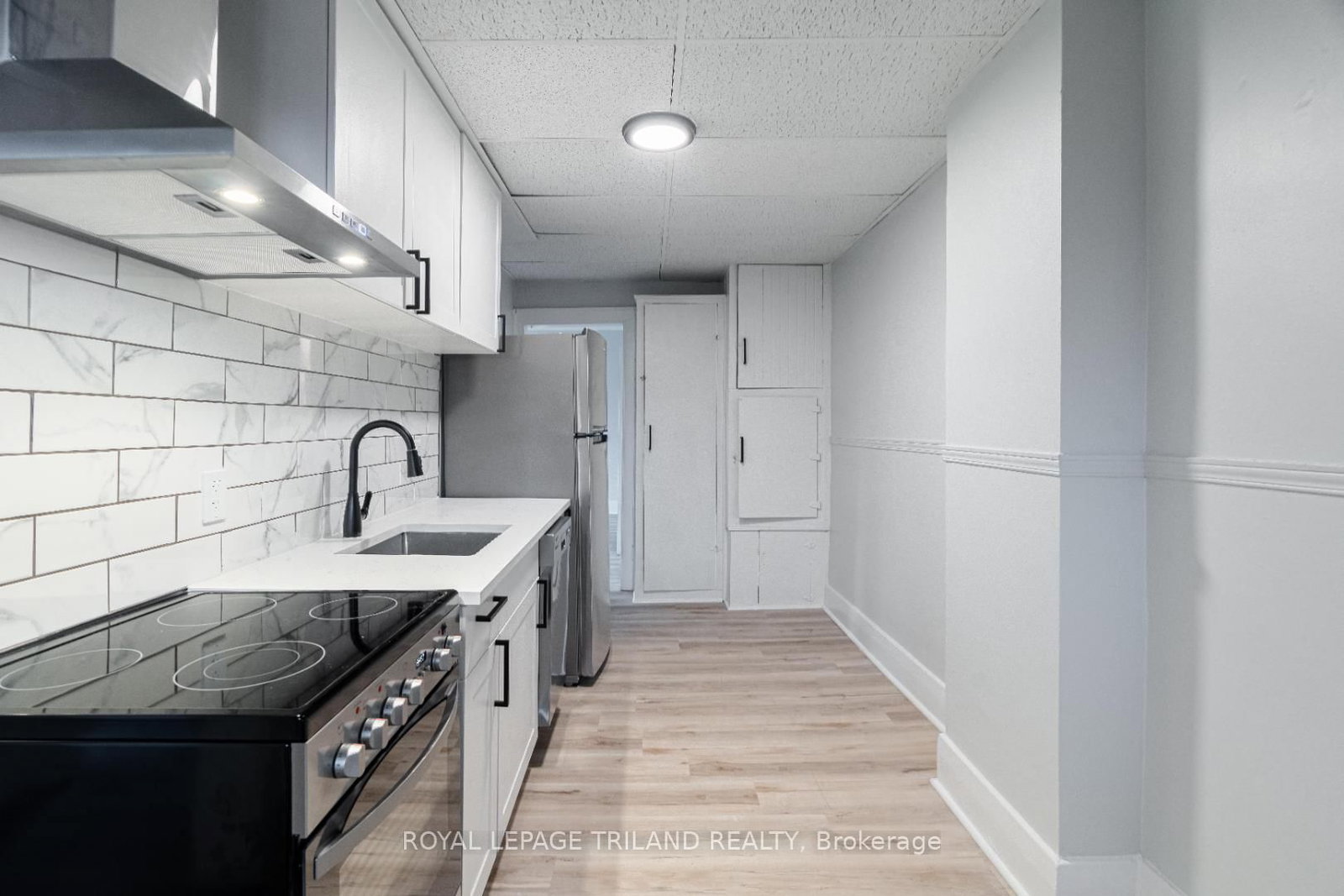 3 - 425 Mckenzie Avenue, London South 5