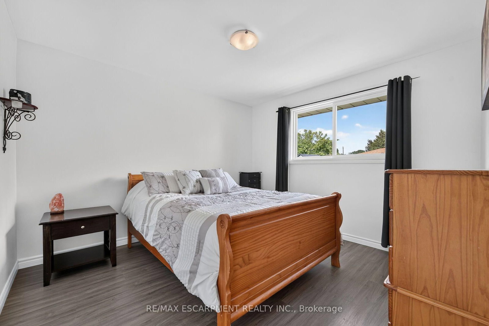 93 Nugent Drive • Hamilton, ON photo 13