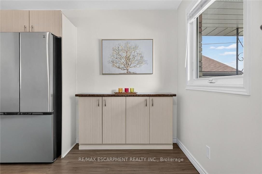 93 Nugent Drive • Hamilton, ON photo 8
