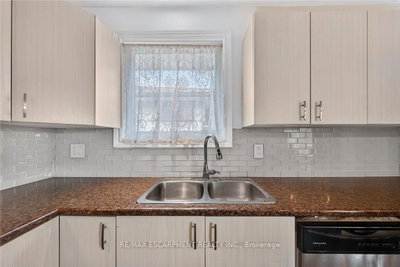 93 Nugent Drive • Hamilton, ON photo 9