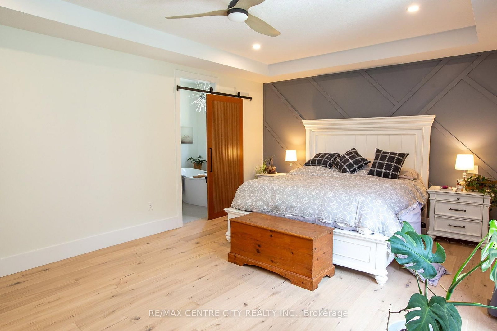 273 Foxborough Place • Thames Centre, ON photo 8