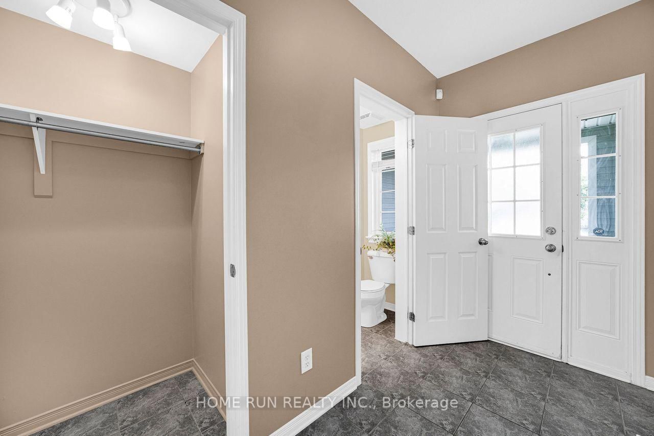 417 Wisteria Crescent • Ottawa, ON photo 3