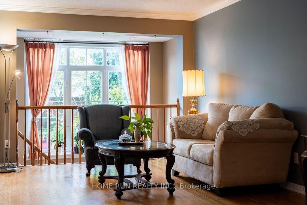 417 Wisteria Crescent • Ottawa, ON photo 8