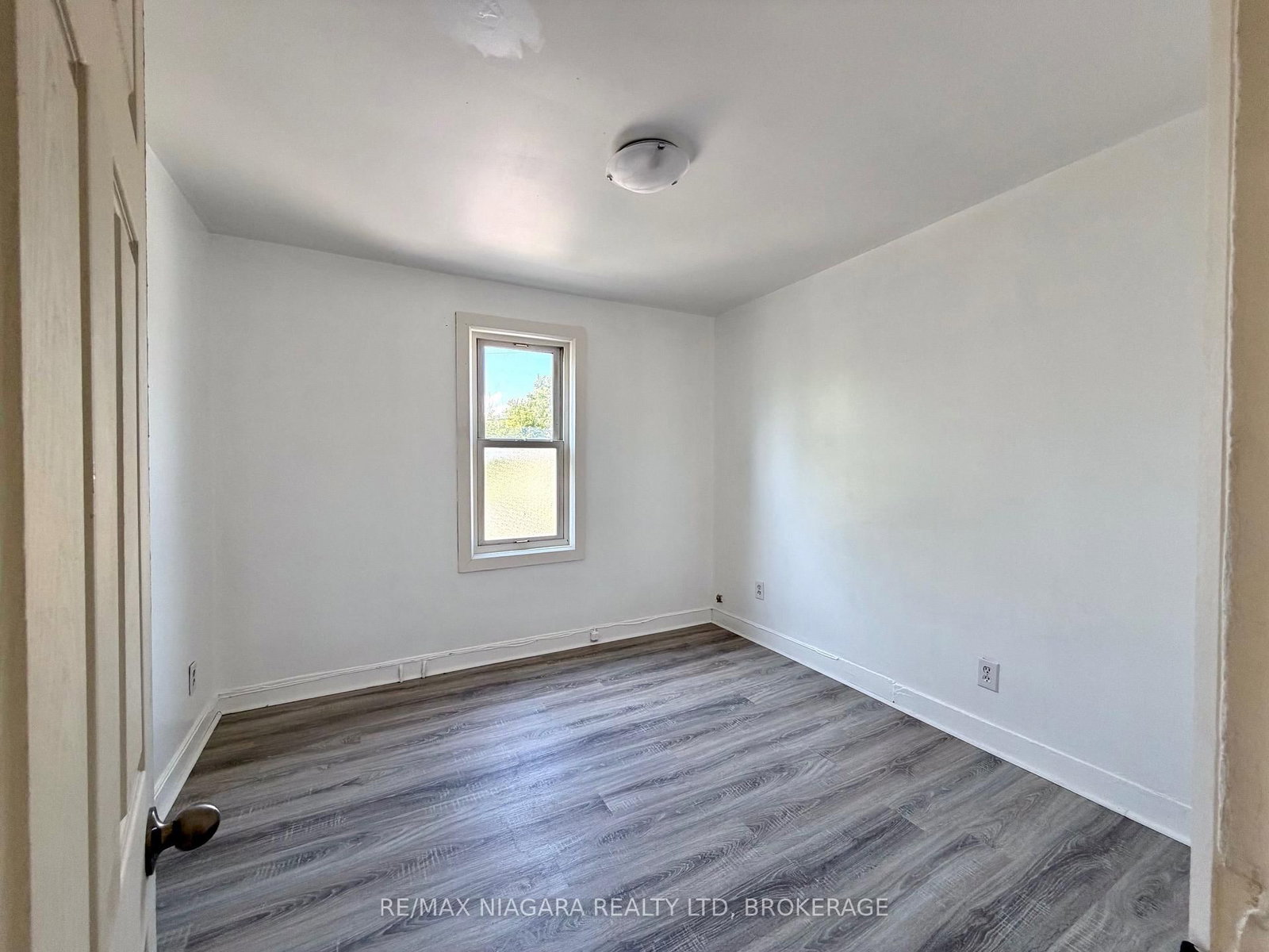 21 Fifth Street • Welland, ON photo 17