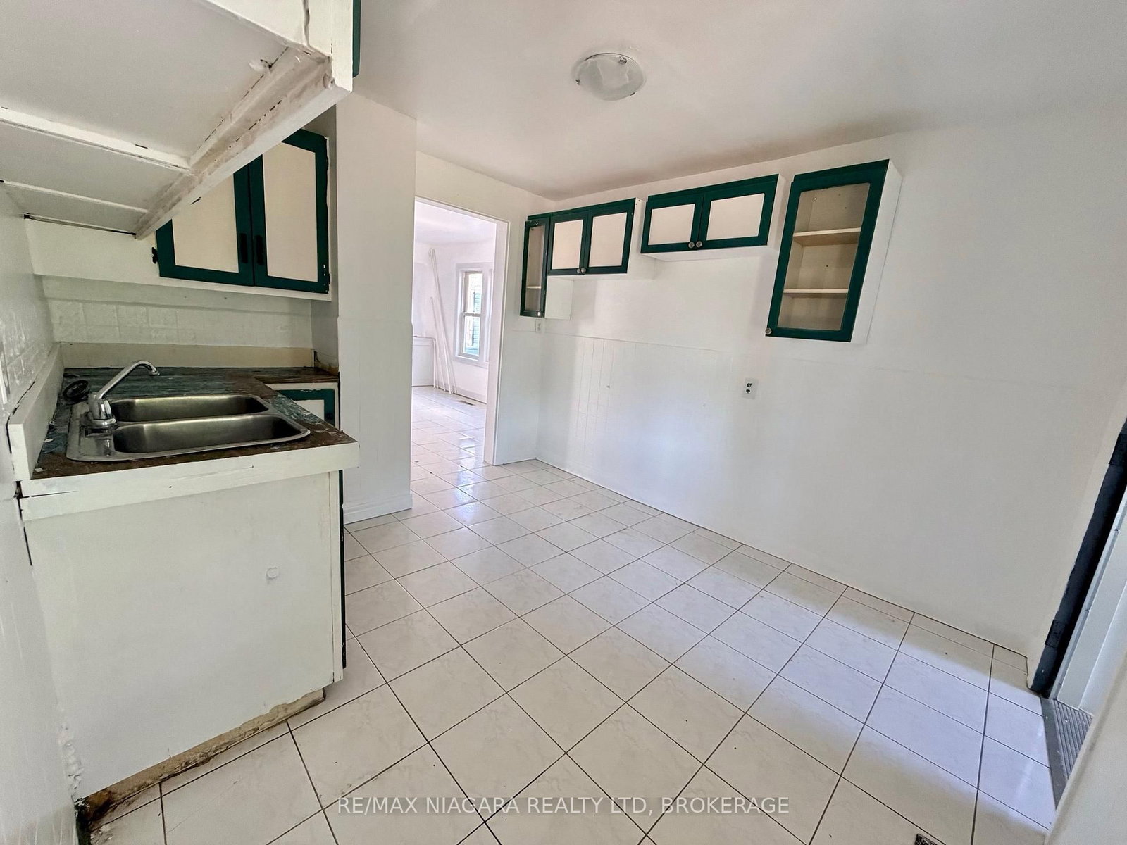 21 Fifth Street • Welland, ON photo 9