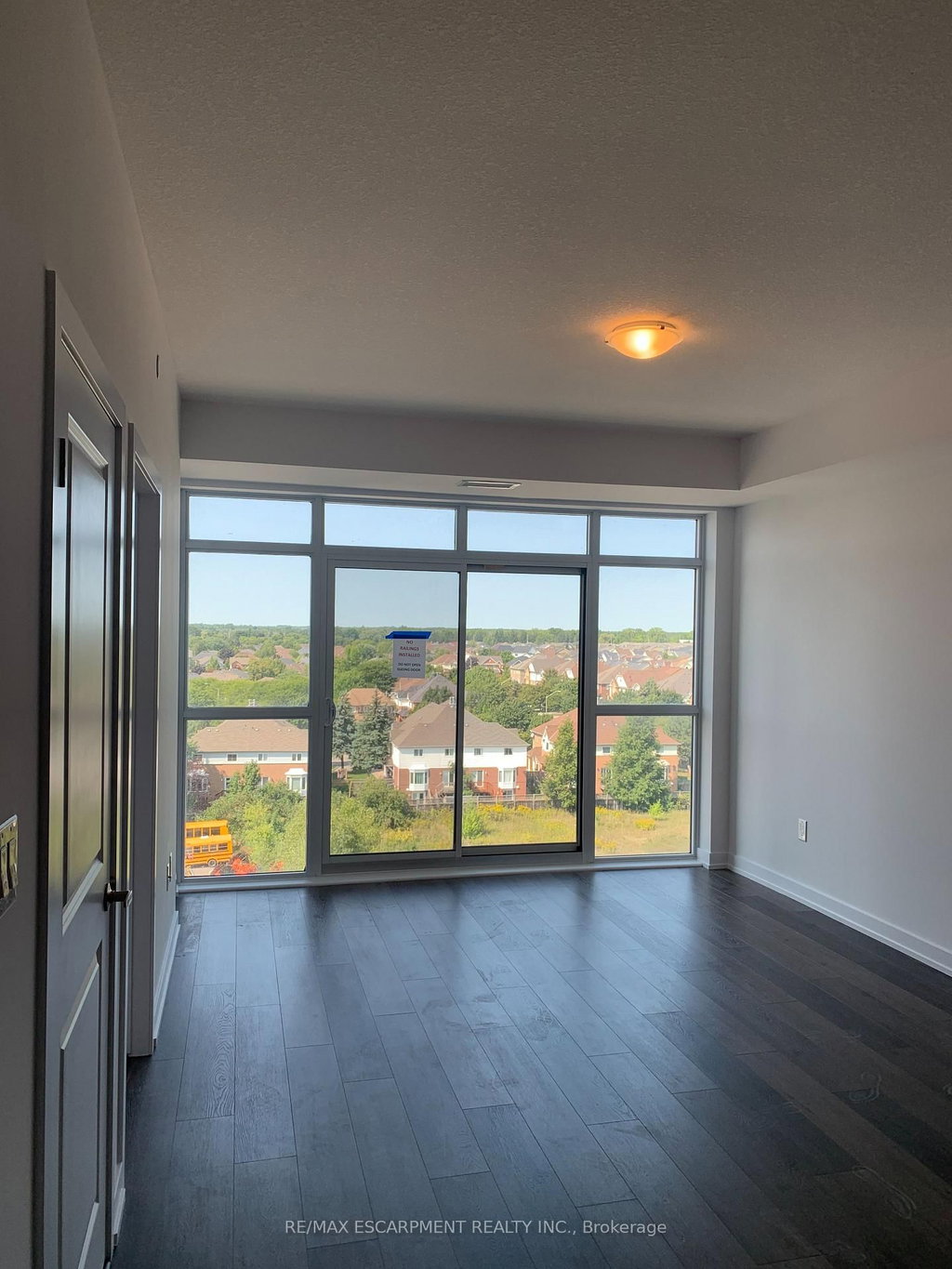 703 - 450 Dundas Street E 4