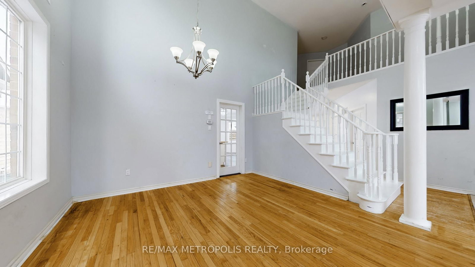 183 Valmont Court • Hamilton, ON photo 9