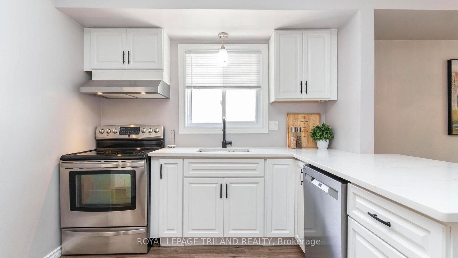 27 PATIENCE Crescent • London South, ON photo 14