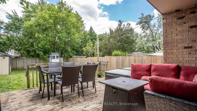 27 PATIENCE Crescent • London South, ON photo 3