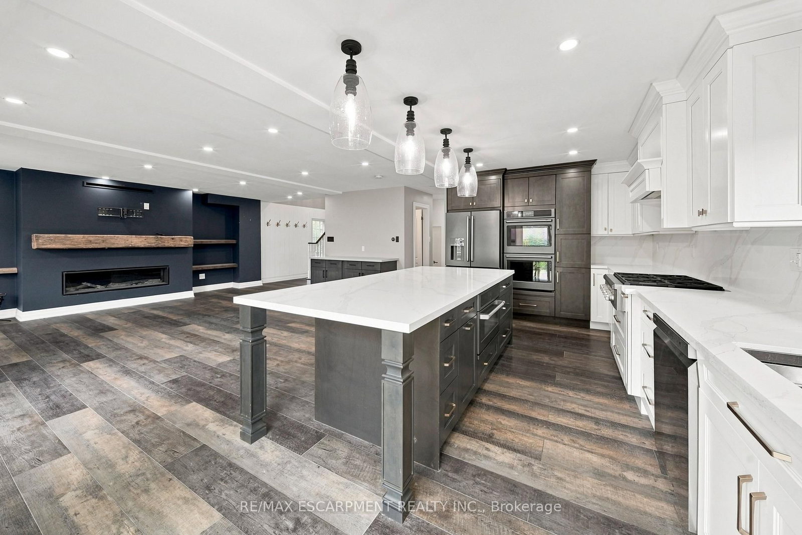 96 Laurendale Avenue • Hamilton, ON photo 10